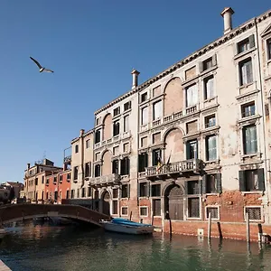 Inside Palazzo Foscarini Venedig